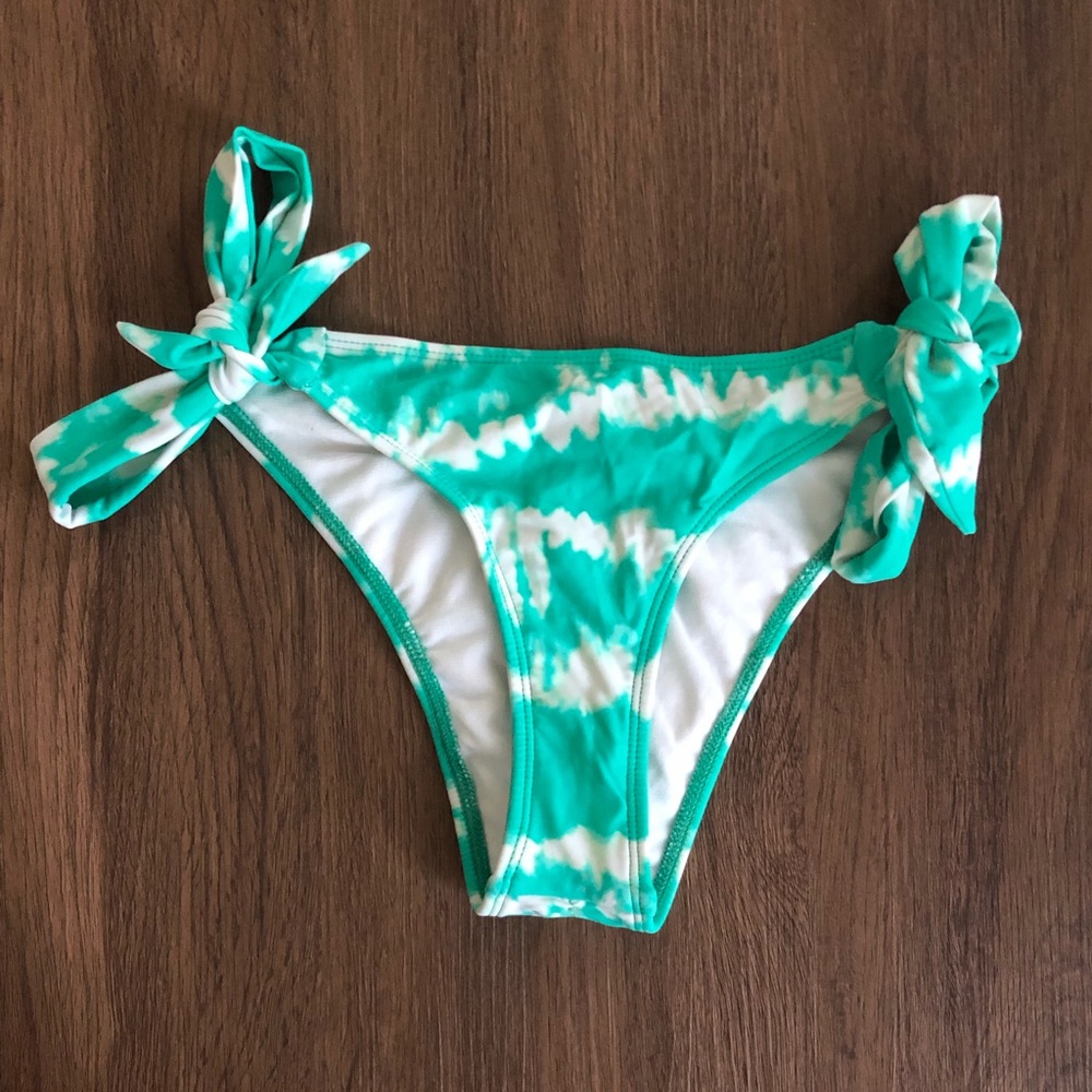 Cheeky scrunched back side tie swimsuit bottoms